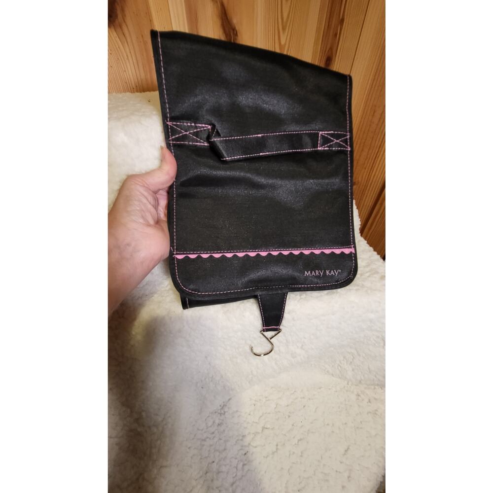 Mary Kay cosmetic toiletries travel bag, unrolls, hangs up, black, pink trim